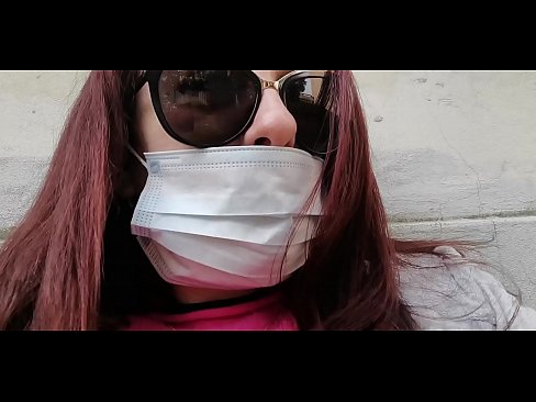 ❤️ Η Νικολέτα εκδικείται τον γείτονά της και κατουράει στο γκαράζ του (Ειδικό Covid19 Ιταλική καραντίνα) ❤️❌ Απλά πορνό ❤